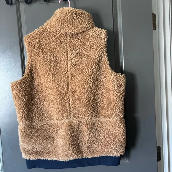 Patagonia Tan Fleece Vest with Navy Interior - Picture 4 of 5